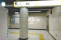 1.B6出口から地上に出ます。